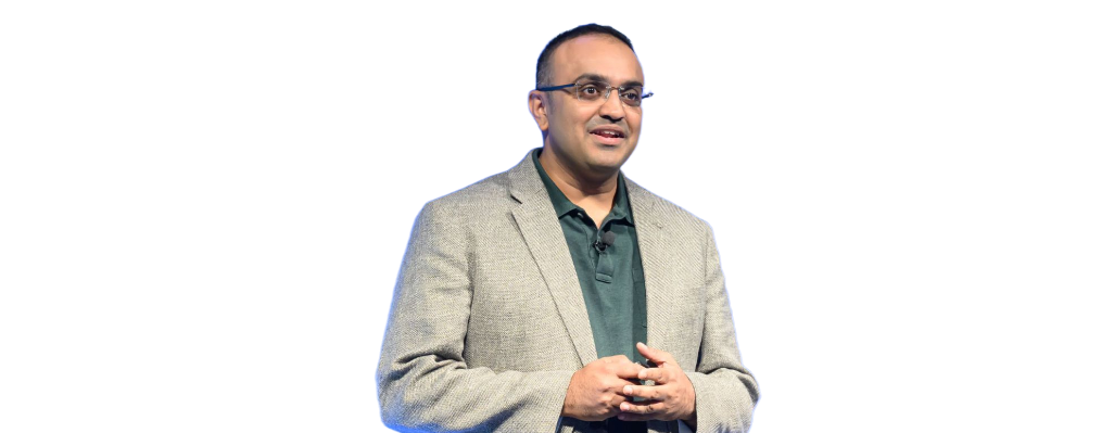 Nikhil Kulkarni speaking on stage